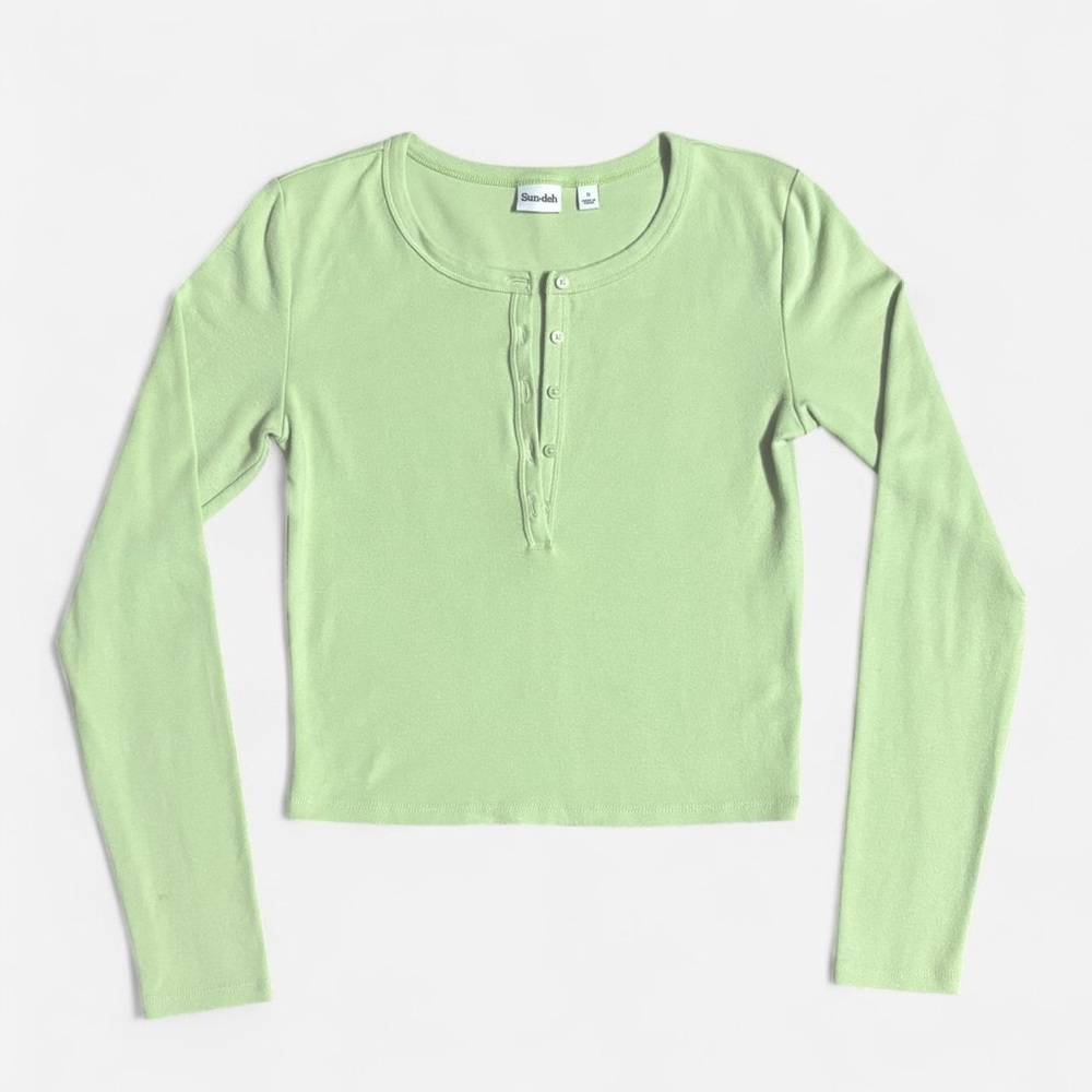 Light green henley shirt (Drew Longsleeve) - ARITZIA / SUNDAY BEST (Size S)